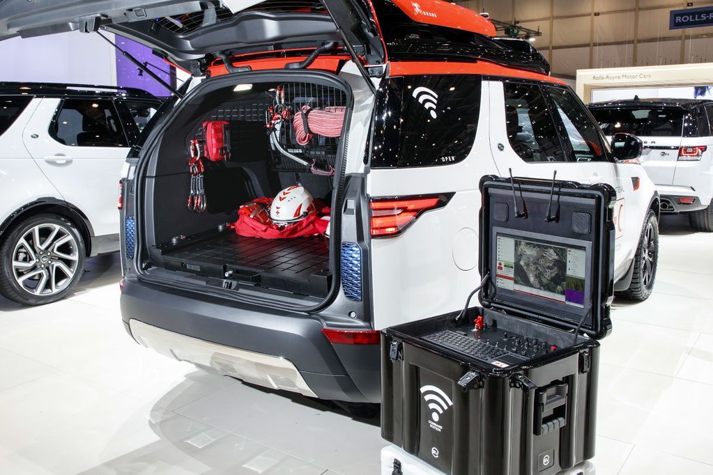 Land Rover Discovery Project Hero