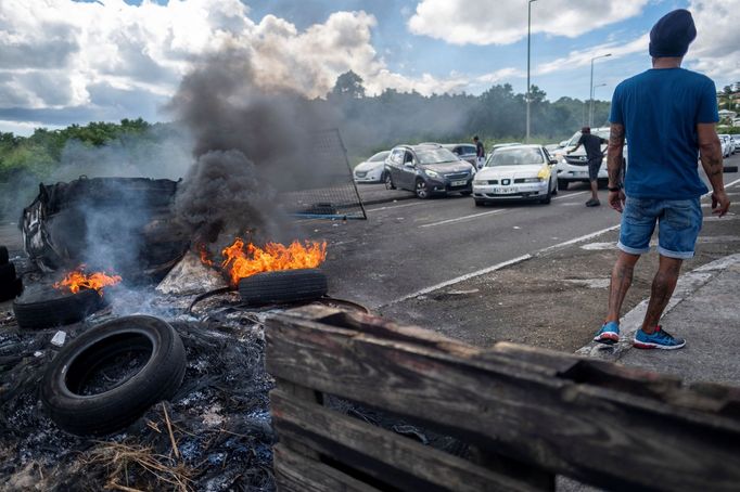 Následky protestů na Guadeloupe a Martinik v posledních dnech.