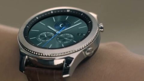 TEST: Chytré hodinky Gear S3 vypadají luxusně. Design konečně dohnal nabídku funkcí