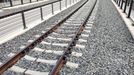 Trať by měla být díky speciálním technologiím tišší než předtím. Zastávka Praha-Výstaviště, 1. srpna 2025.