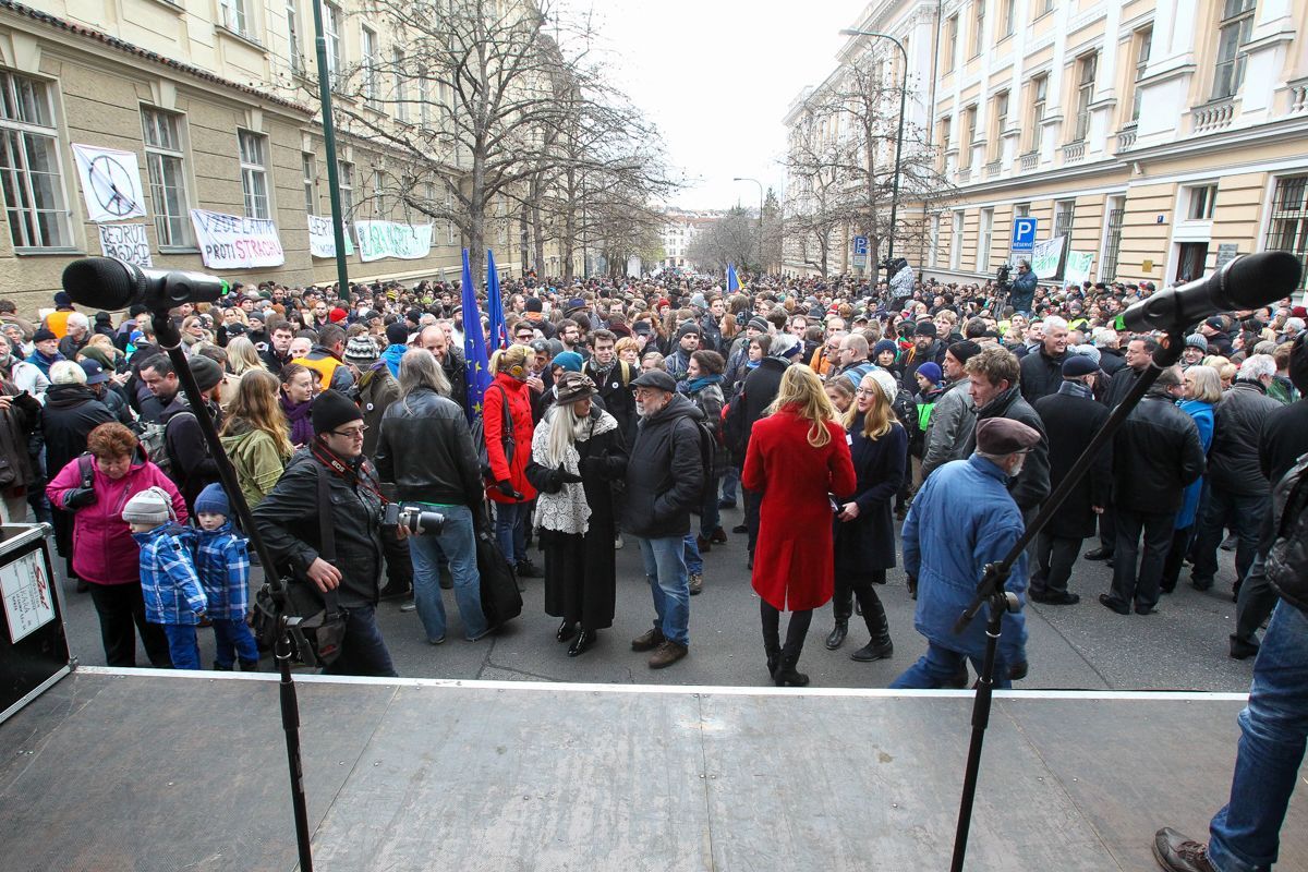 Demonstrace Albertov a Václavské náměstí 22.11.2015