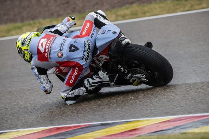 Filip Salač na motocyklu Moto2 týmu Gresini Racing při VC Německa 2023