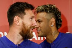 Neymar do Barcelony? Spíš přijde Messi za ním do Paříže, tvrdí Brazilcův agent