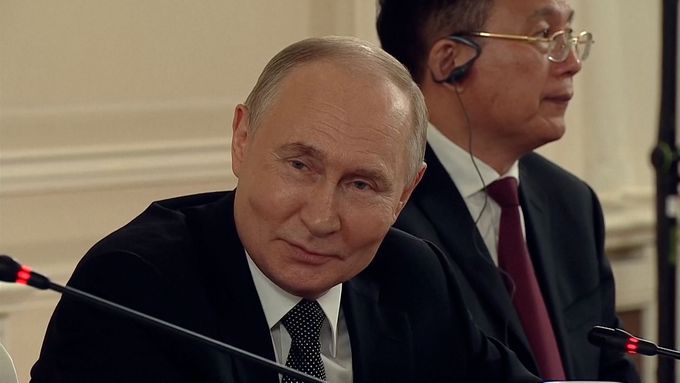 Ruského prezidenta Vladimira Putina se novináři ptali na záměr Izraele zabít íránského vůdce