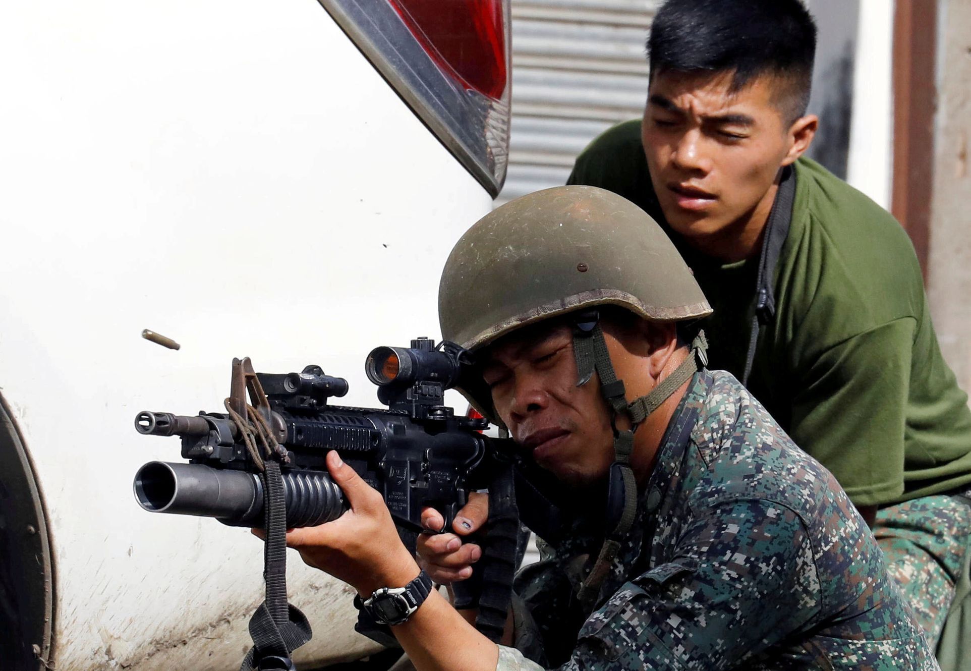 Filipínští vojáci bojující ve městě Marawi.