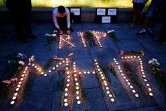 Sestřelení MH17: Viník neznámý. Nemocnice v Kunduzu: USA se přiznaly. Východ kontra Západ