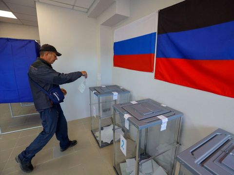 Okupovaná území hlasovala v referendu pro připojení k Moskvě, píší ruská média