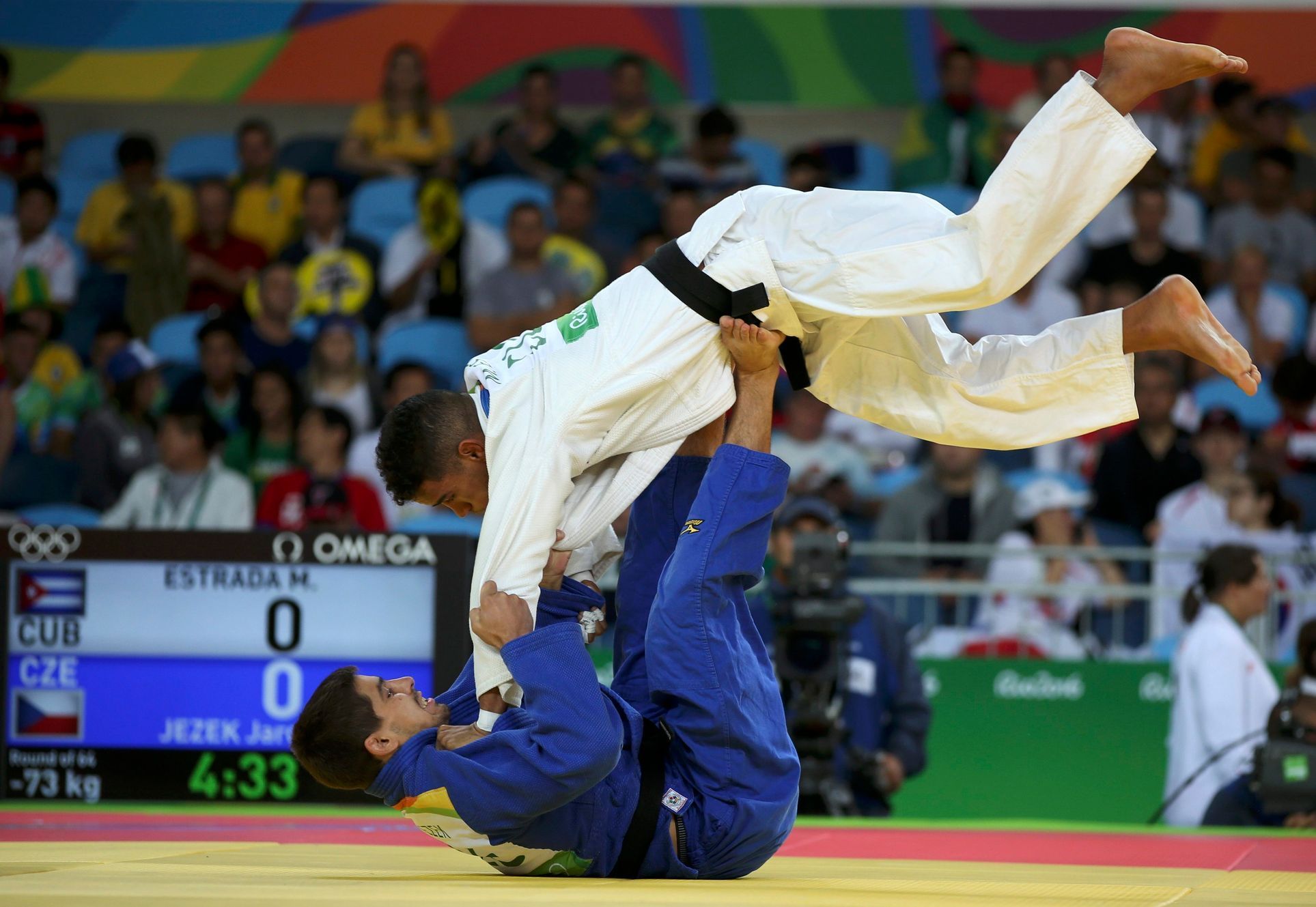 OH 2016, judo do 53: Jaromír Ježek (v modrém) - Magdiel Estrada (Kuba)