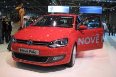 Evropským Autem roku je 'bratr' Škodovky - VW Polo