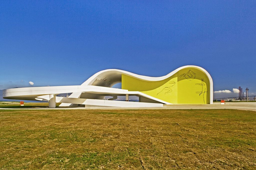Oscar Niemeyer - Rio de Janeiro - Divadlo v Niterói