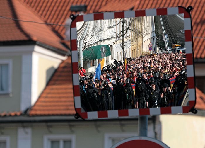 Fanoušci Sparty pochodují na Strahov