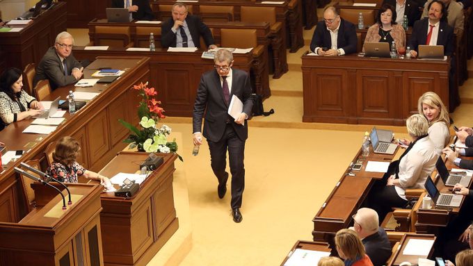Premiér v demisi Andrej Babiš byl interpelován na půdě Poslanecké sněmovny.