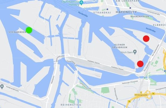 Mapa přístavních území v Hamburku: Moldauhafen a Saalehafen jsou označeny červeně, nové území Kuhwerder Hafen zeleně.