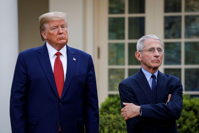 Donald Trump a lékař Anthony Fauci