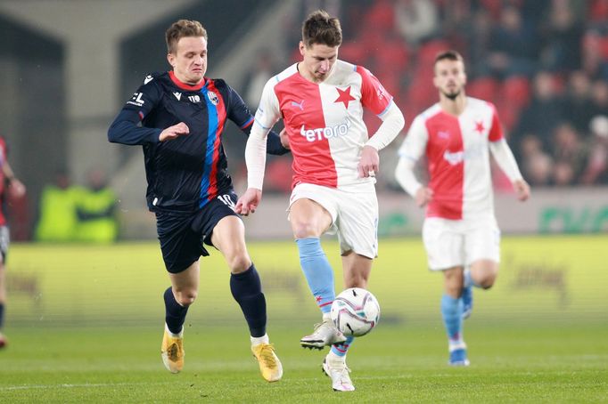 Jan Kopic a Lukáš Masopust v zápase 13. kola F:L Slavia - Plzeň