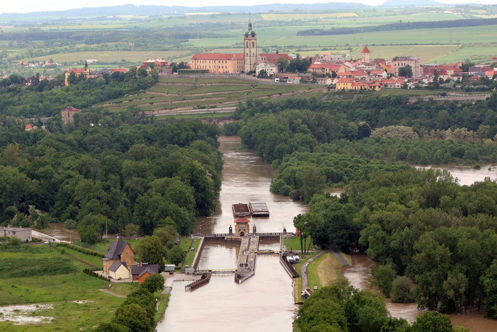 Letem nad zatopeným světem