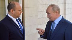Izraelský premiér Naftali Bennett a ruský prezident Vladimir Putin.
