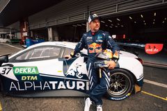Hlavně zůstaň na asfaltu, radí soupeř legendě rallye Loebovi při debutu v DTM
