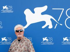 Režisér Pedro Almodóvar v roce 2021 na benátském festivalu.