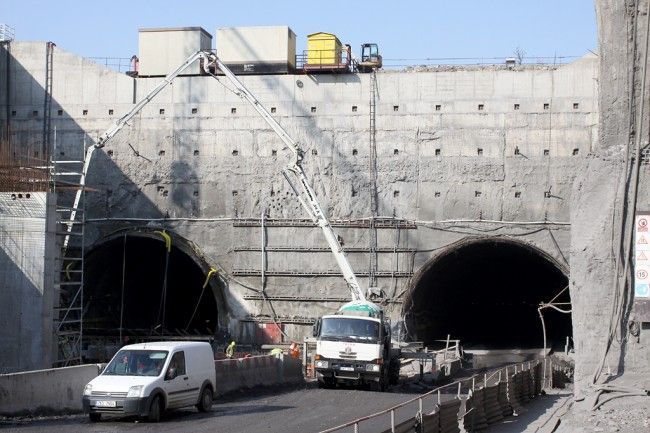 Stavba tunelu Blanka v Troji