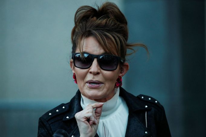 Sarah Palinová u soudu v New Yorku.