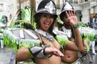 Déšť a tanec. V Londýně skončil největší karneval v Evropě