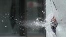 A bolt thrown by an Arcelor Mittal employee breaks the glass at a bus stop during a protest demonstration in Strasbourg, February 6, 2013. ArcelorMittal, the world's largest steel producer, plans to shut a coke plant and six finishing lines at its site in Liege, Belgium, affecting 1,300 employees. REUTERS/Jean-Marc Loos (FRANCE - Tags: POLITICS) Published: Úno. 6, 2013, 5:15 odp.