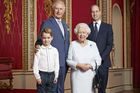 Nové desetiletí, nový portrét: Alžběta II. zapózovala s následníky britského trůnu