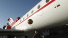 Children play next to a plane at a kindergarten in the town of Rustavi some 25 km (15 miles) south of Tbilisi, October 31, 2012. The fully functional Soviet-era Yakovlev Yak-40 plane has been installed in the kindergarten courtyard and refurbished as a children's playground. REUTERS/David Mdzinarishvili (GEORGIA - Tags: EDUCATION SOCIETY) Published: Říj. 31, 2012, 11:15 dop.