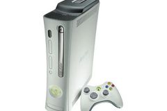 Microsoft potvrdil slevu Xboxu + nová 60 GB verze