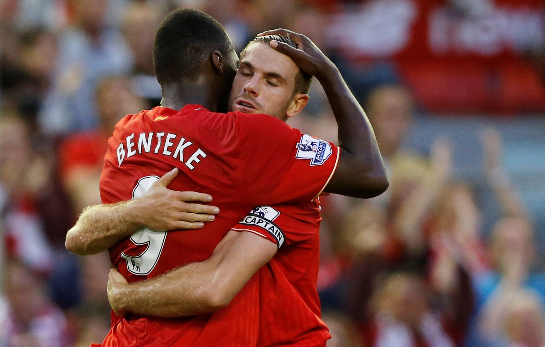 Christian Benteke dává svůj první gól za Liverpool v zápase proti Bournemouth