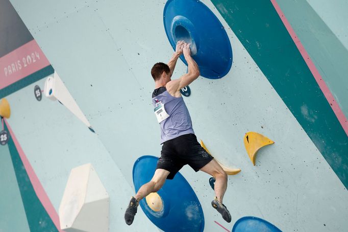 Český lezec Adam Ondra ve finále OH 2024 v Paříži