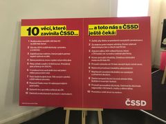 Při oznamování lídrů kandidátky ukázala ČSSD také tabuli s tématy, která "zavinila" a která chce splnit v dalším volebním období.