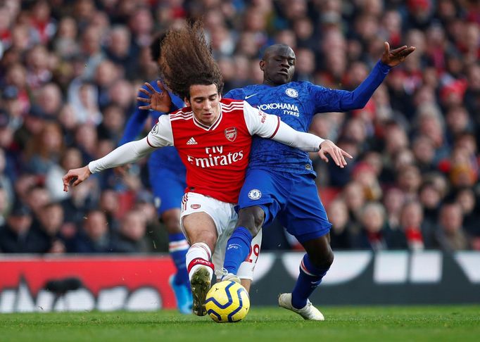 Soccer Football - Premier League - Arsenal v Chelsea - Emirates Stadium, London, Britain - December 29, 2019 Arsenal's Matteo Guendouzi in action with Chelsea's N'Golo Ka