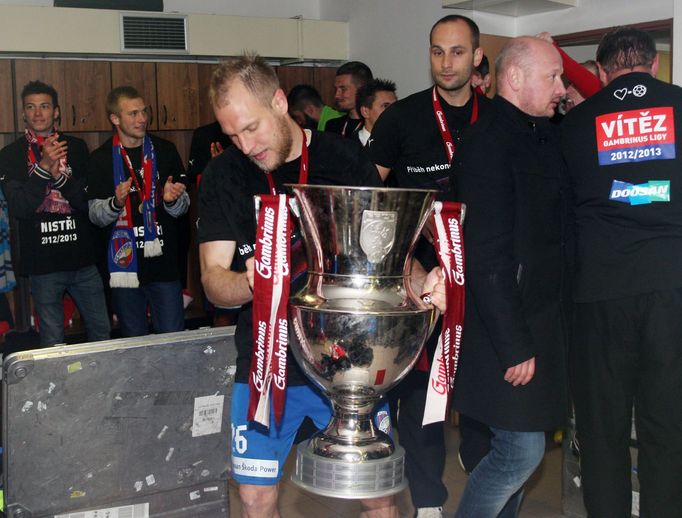 Fotbal, Gambrinus liga, Hradec Králové - Plzeň: radost Plzně v šatně, Daniel Kolář