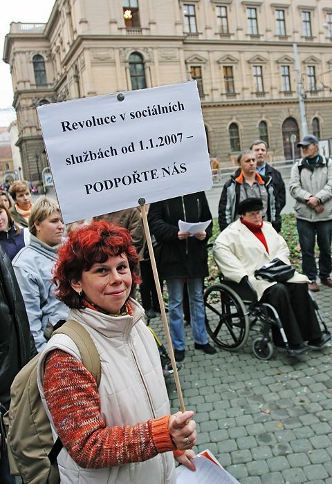 Demonstrace lidí s postižením v Brně