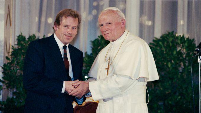 Prezident Václav Havel a papež Jan Pavel II. v Praze v dubnu 1990