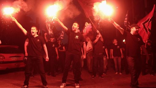 V listopadu byli v Řecku zavražděni dva členové neonacistického Zlatého úsvitu (na snímku). K činu se přihlásila krajní levice.