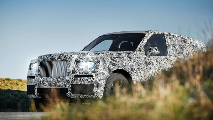 Automobilka slibuje veškerou vytříbenost a opulentní výbavu, na kterou jsou majitelé vozů značky Rolls-Royce po léta zvyklí.