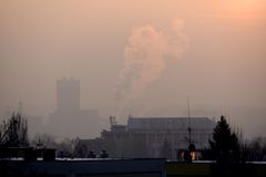 Moravskoslezský kraj sužuje smog. Řidiči by neměli vůbec vyjíždět