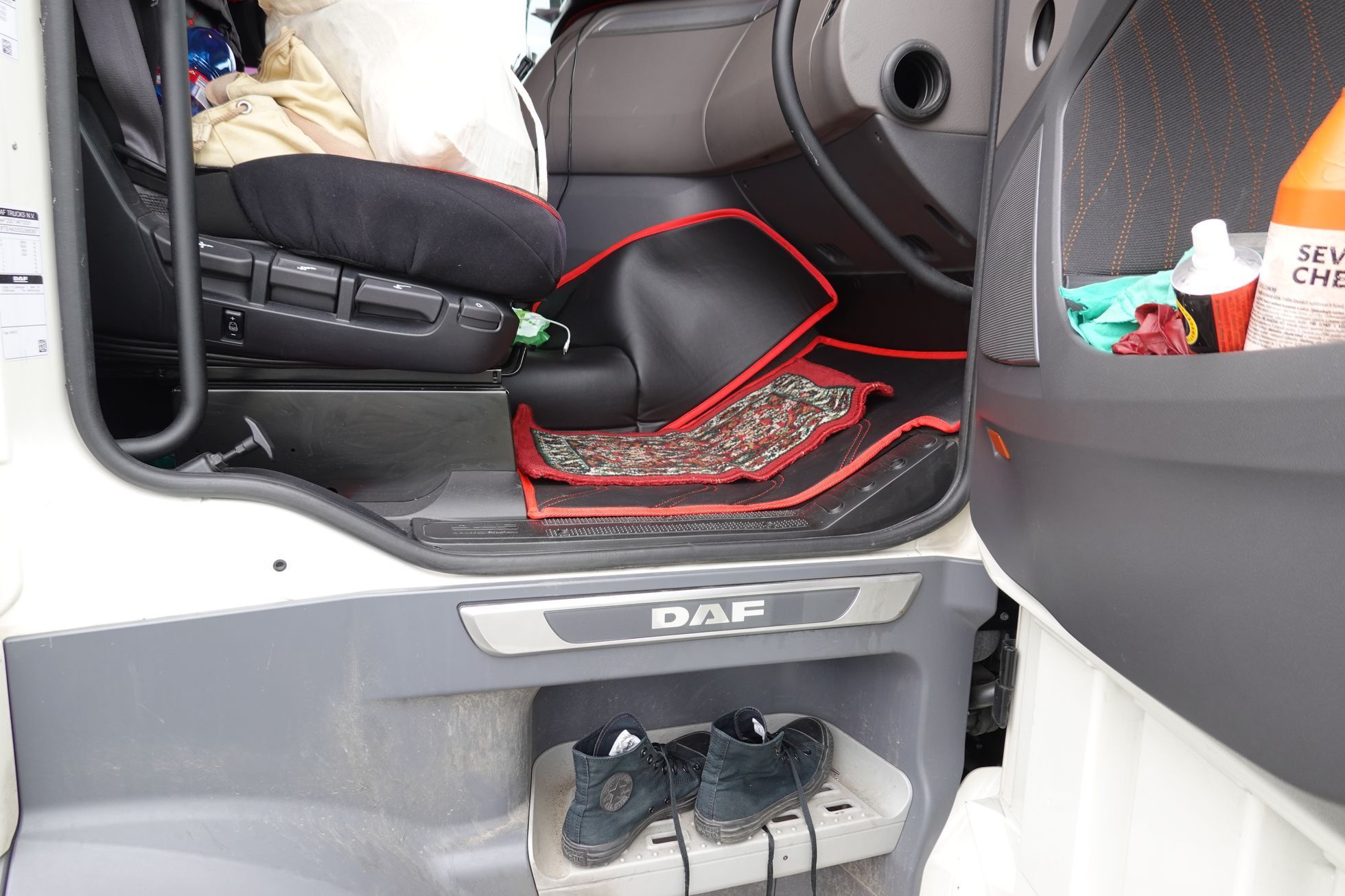 monika sustrova, kamionacka