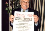 Václav Klaus "mobilisoval" před volbami proti nesvobodě, za několik týdnů poté se spojil s v oposmlouvě se Zemanovu sociální demokracií