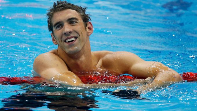 Michael Phelps v Londýně získal potřebné tři cenné kovy a stal se novým medailovým rekordmanem