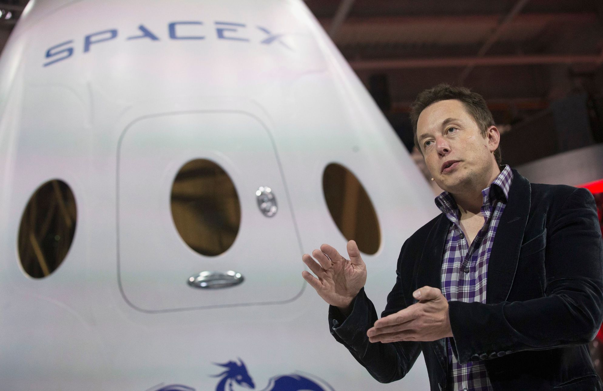 Space X představila Dragon 2