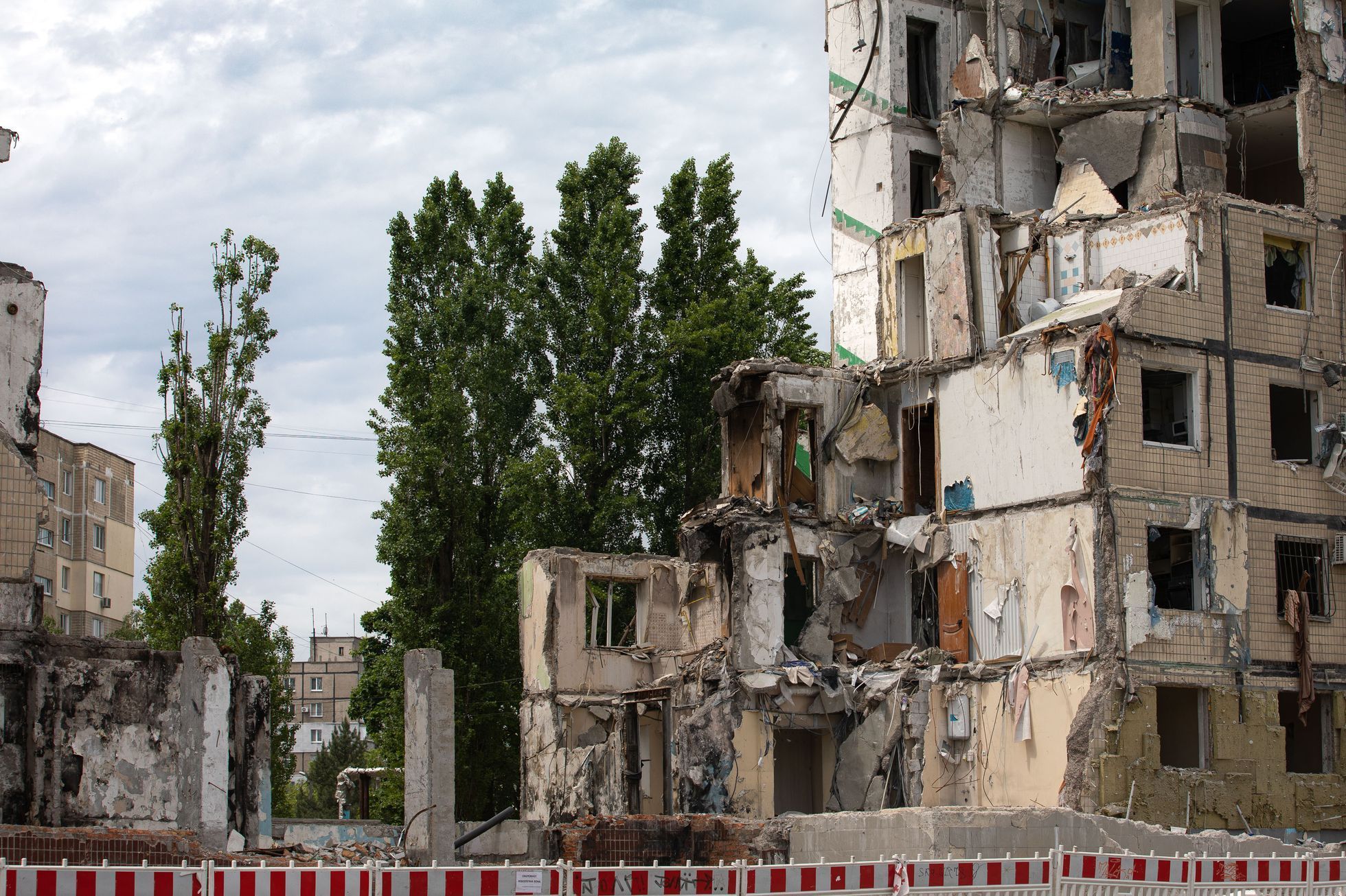 Dnipro, Ukrajina, zničený dům po útoku raketou