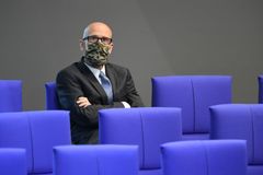 Přijde druhá vlna? Lékaři se neshodnou, jestli je to nejhorší s koronavirem za námi