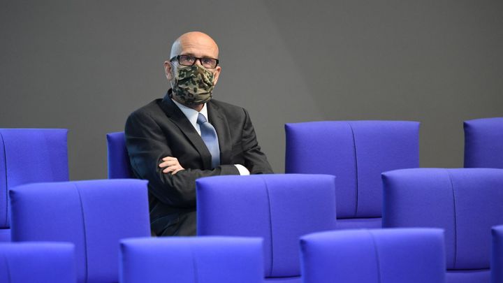 Přijde druhá vlna? Lékaři se neshodnou, jestli je to nejhorší s koronavirem za námi