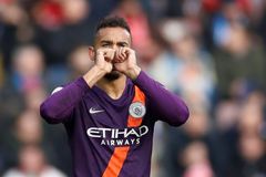 Manchester City vyhrál na hřišti outsidera, Spurs otáčeli zápas v nastavení