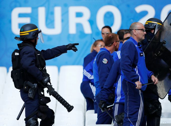 Euro 20161: výtržnosti maďarských fanoušků před zápasem s Islandem v Marseille - policie