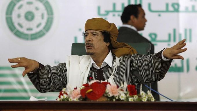 Projev Muammara Kaddáfího v Tripolisu 2. března 2011.